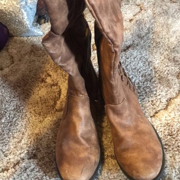 Boots - Picture 6 of 8